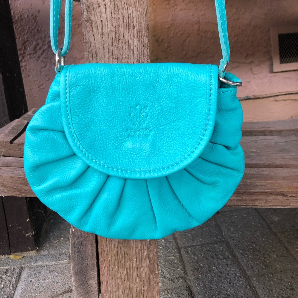 Vera pellet small turquoise crossbody bag